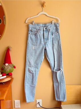 Levi's 501 Skinny High Rise Light Wash Distressed Jeans W27 L30